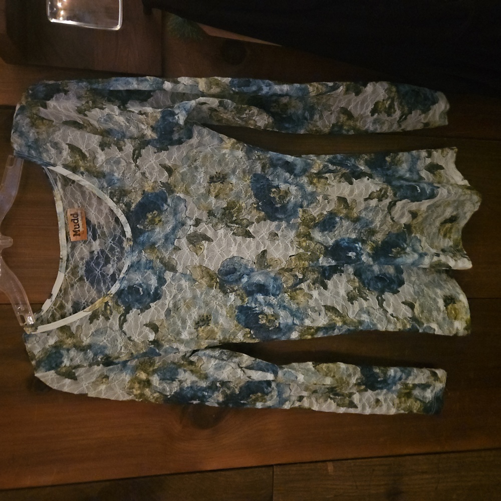 Mudd Floral Lace Stretchy Shirt
